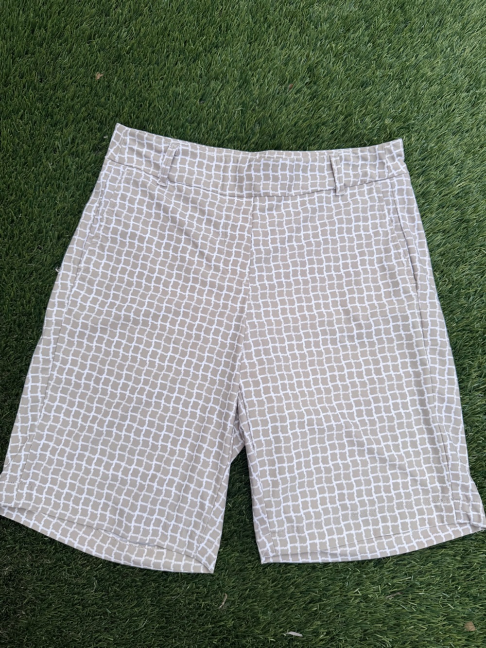 SPANX Sunshine 10” inseam Pull-On Fawn White Bespoke Check Pattern Shorts Small